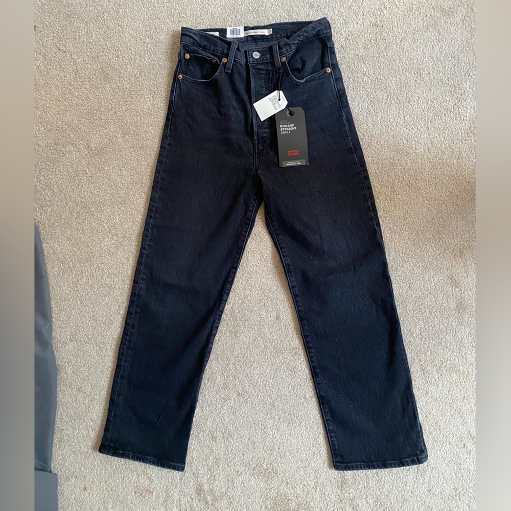 Levi’s Ribcage Straight in black size 27